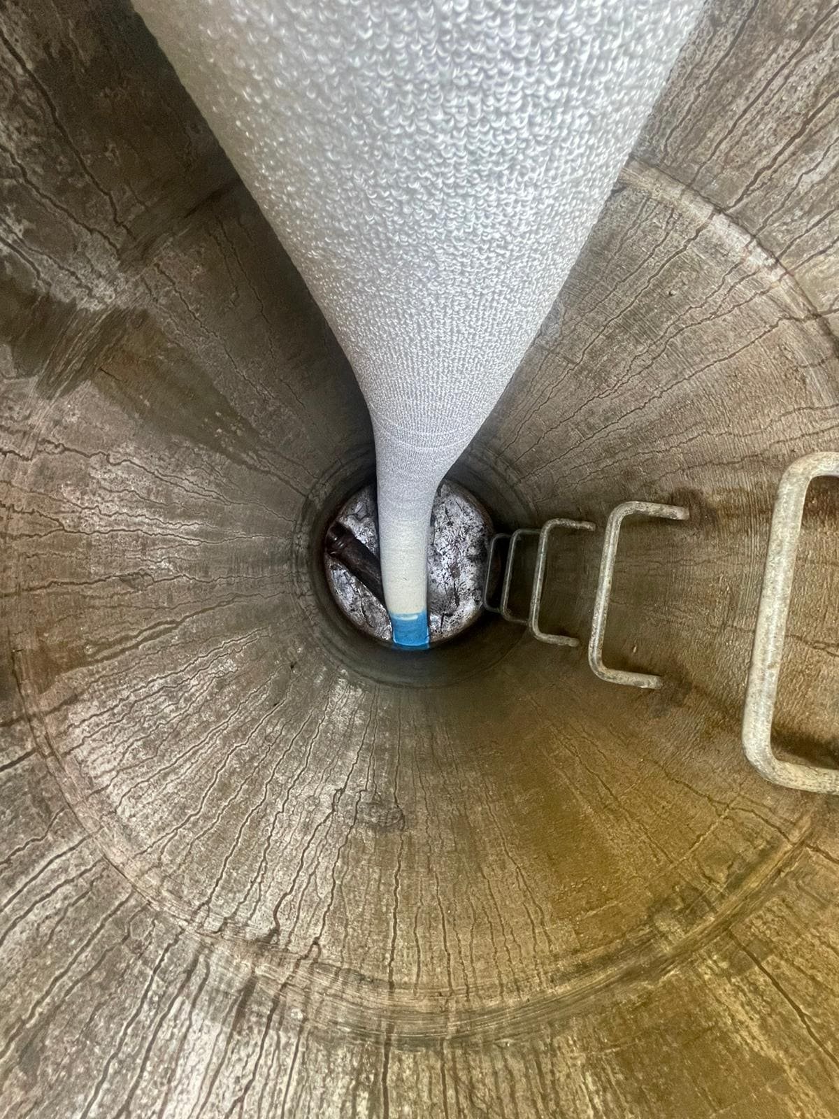 Team arbeitet vor Ort